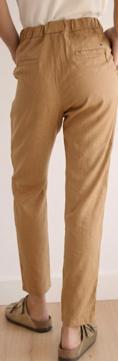 Pantalón fluido tencel con goma en cintura color camel