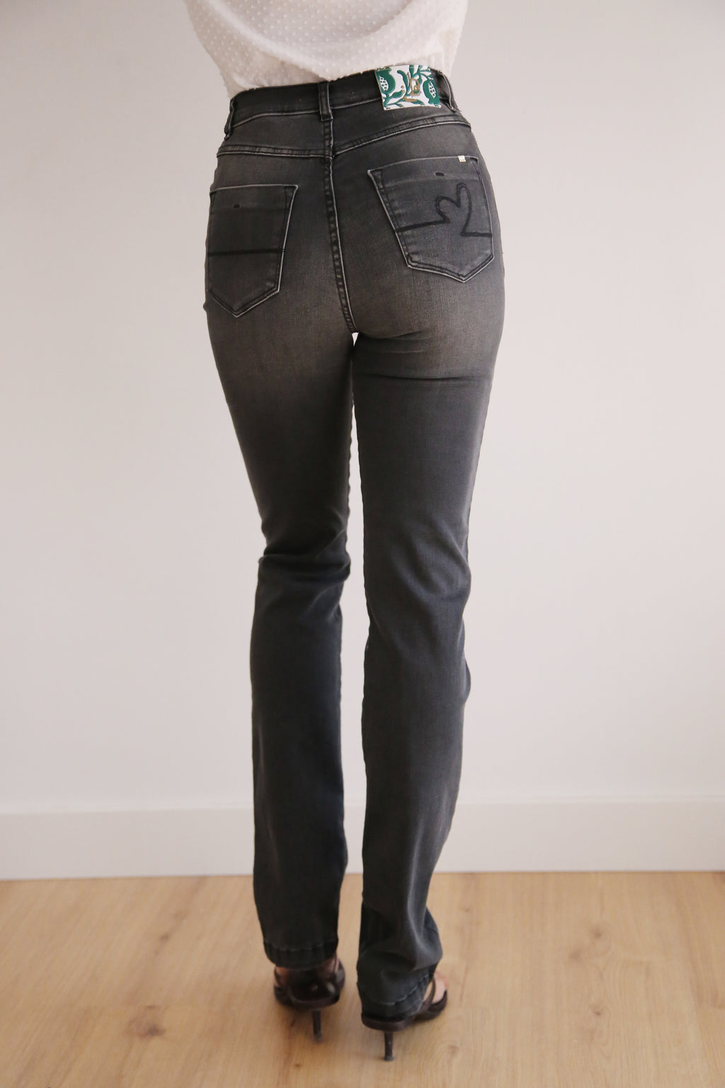 Pantalón de tiro alto recto denim black