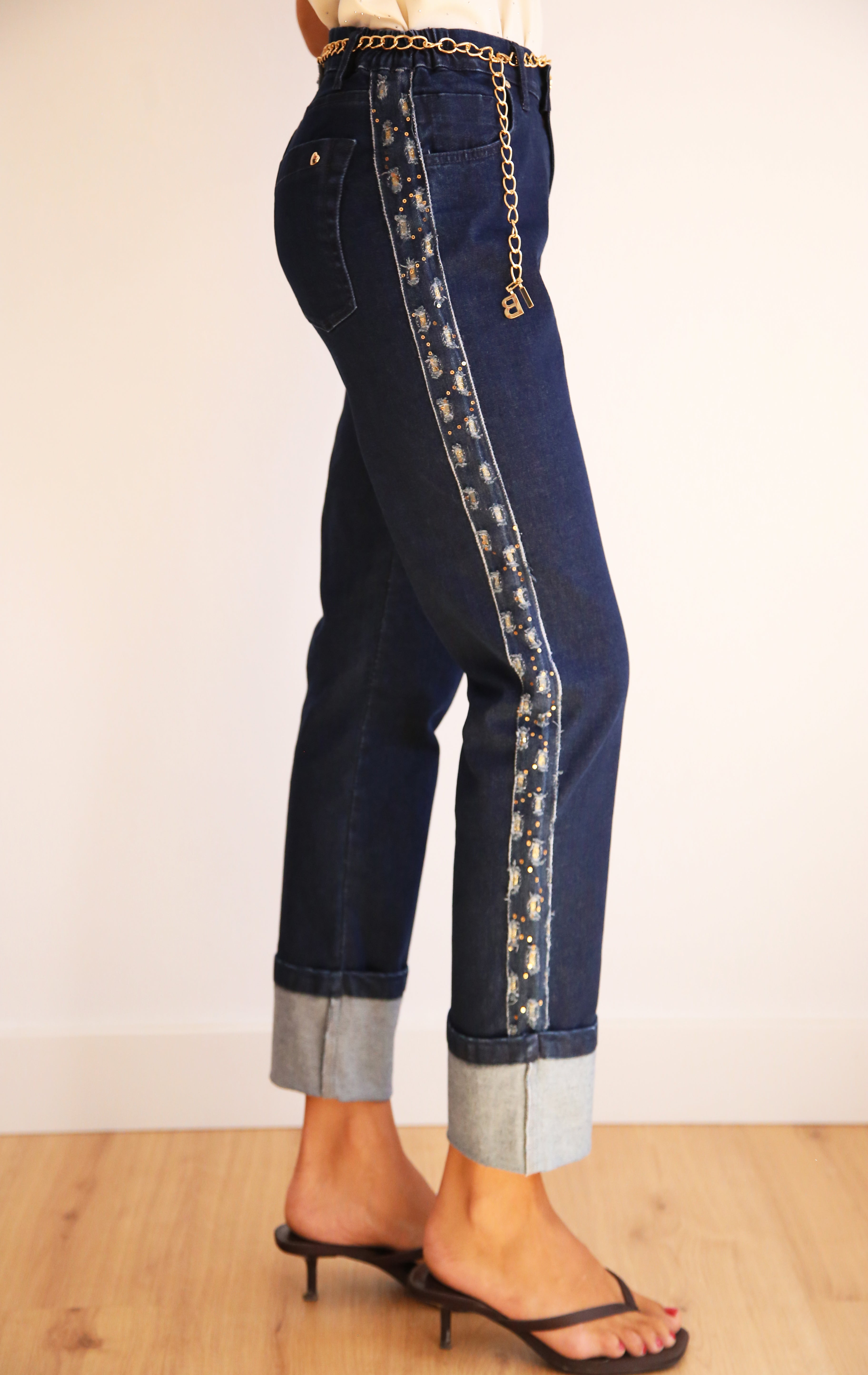 Pantalón de tiro alto mom fit