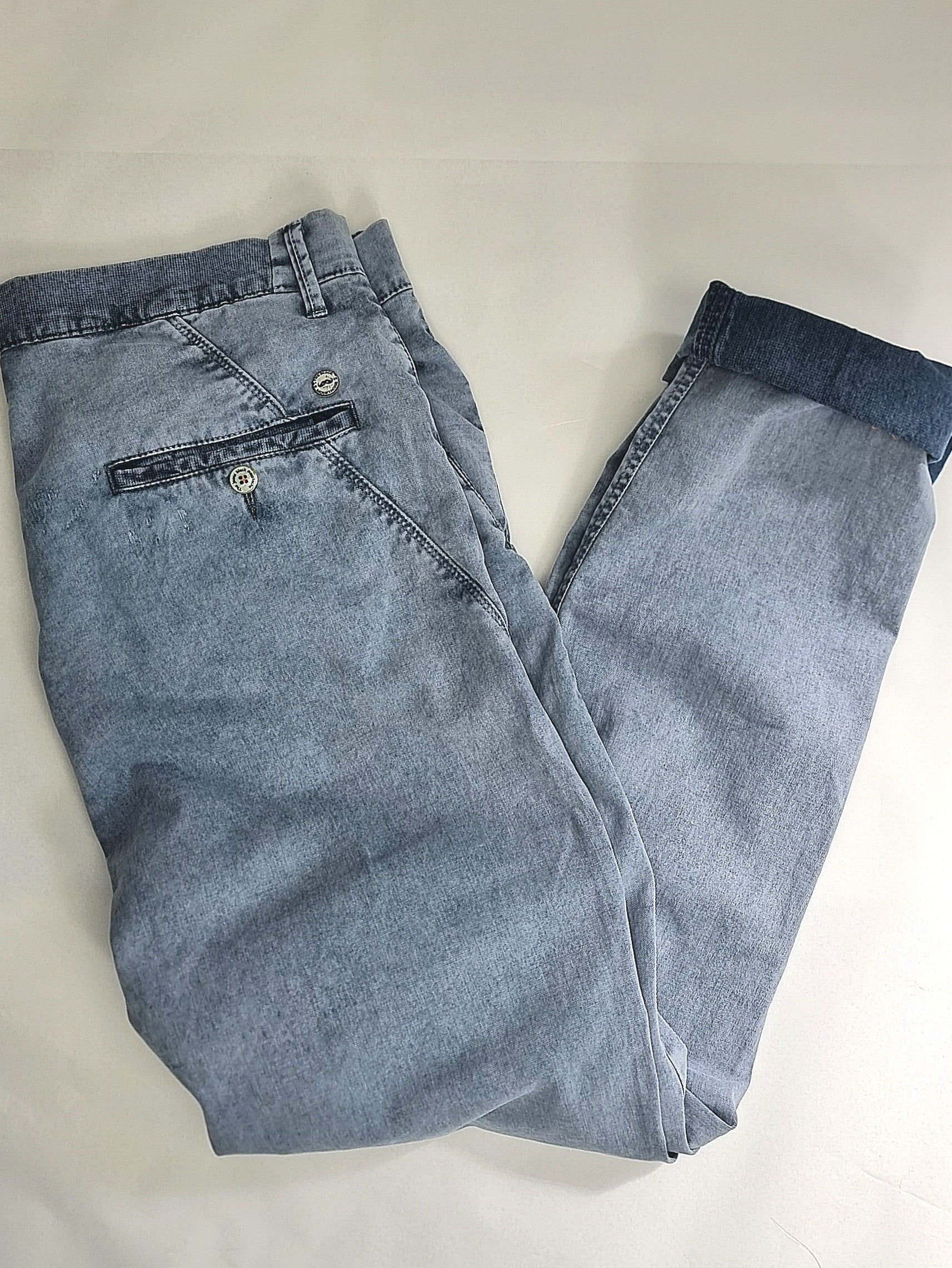 Pantalón de corte slim carbon