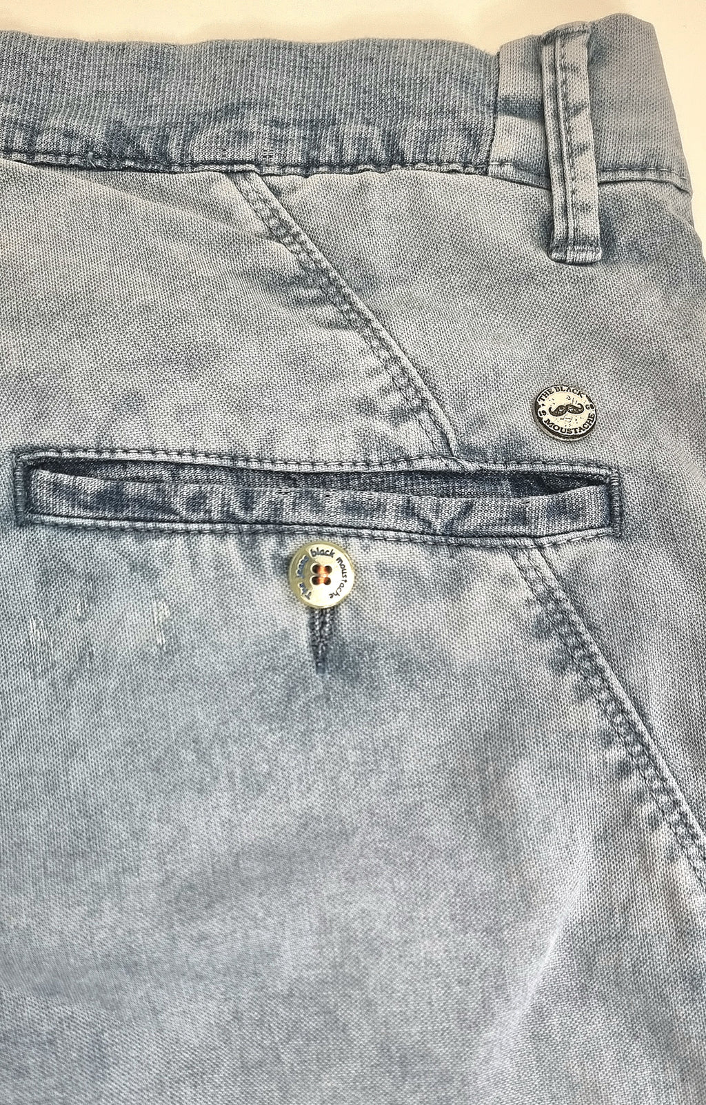 Pantalón de corte slim carbon