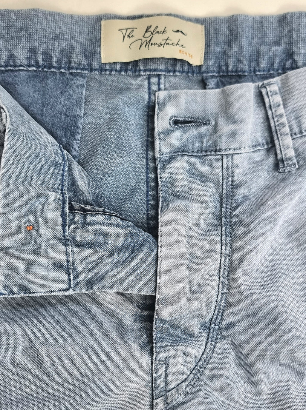 Pantalón de corte slim carbon
