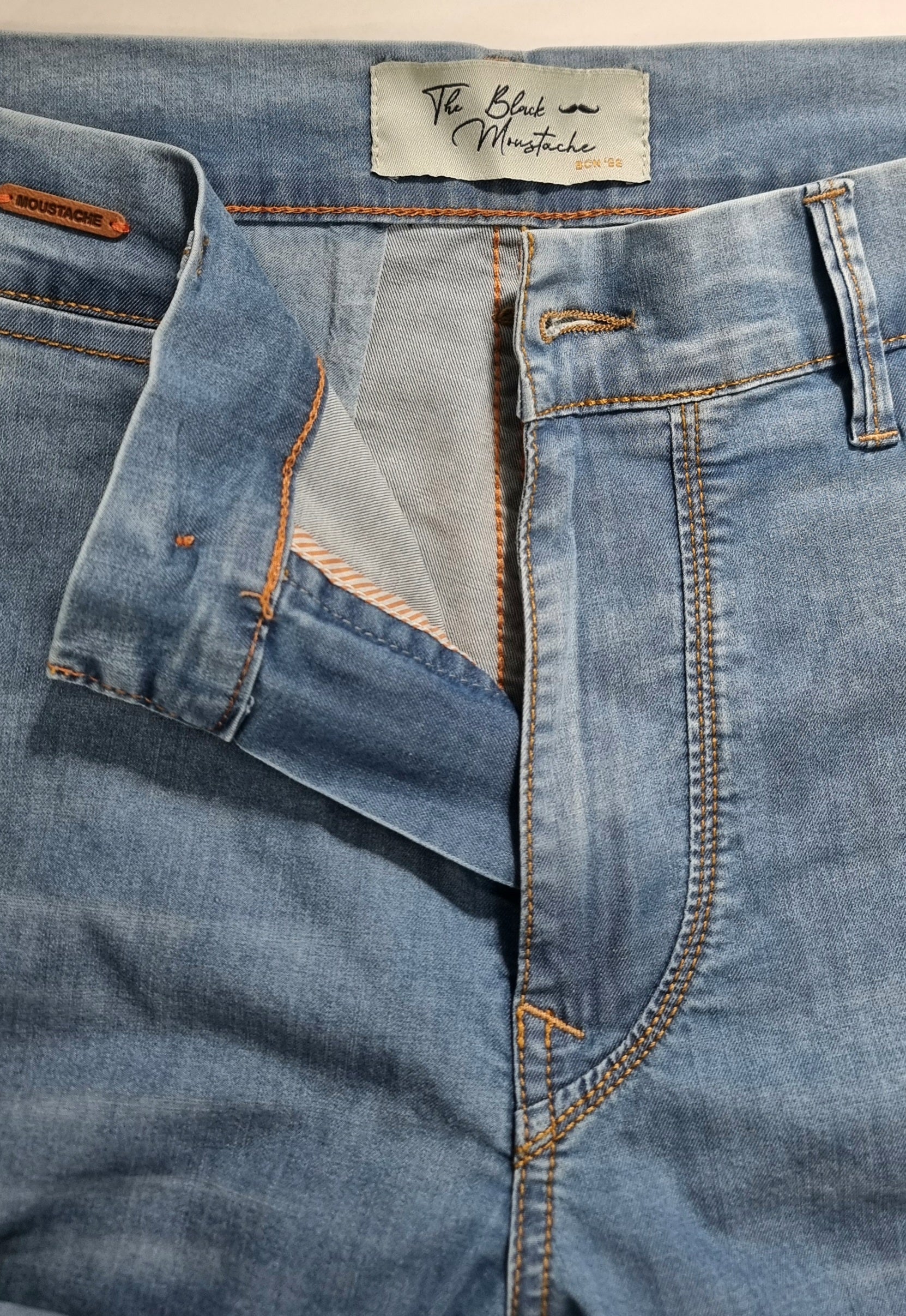 Pantalón de corte slim Alien denim