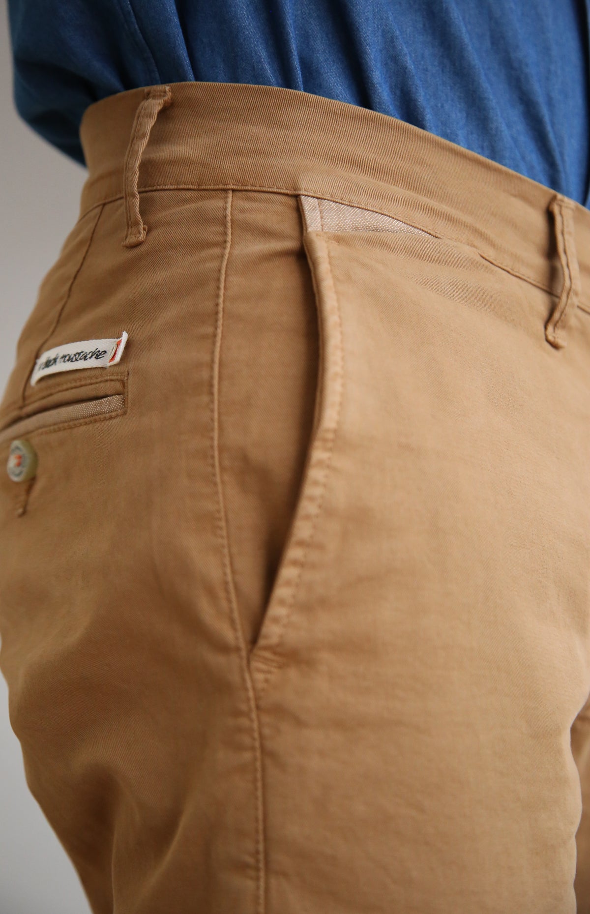 Pantalón chino de corte slim fit