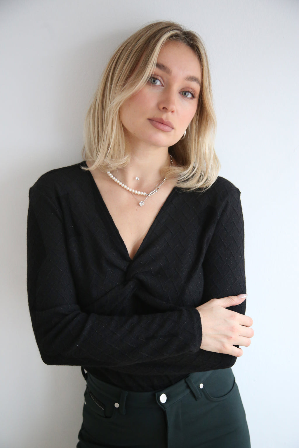 Camiseta estilo sofisticado, lurex metalizado plata.