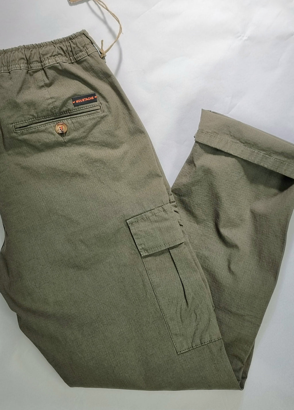 Pantalón cargo corte regular fit