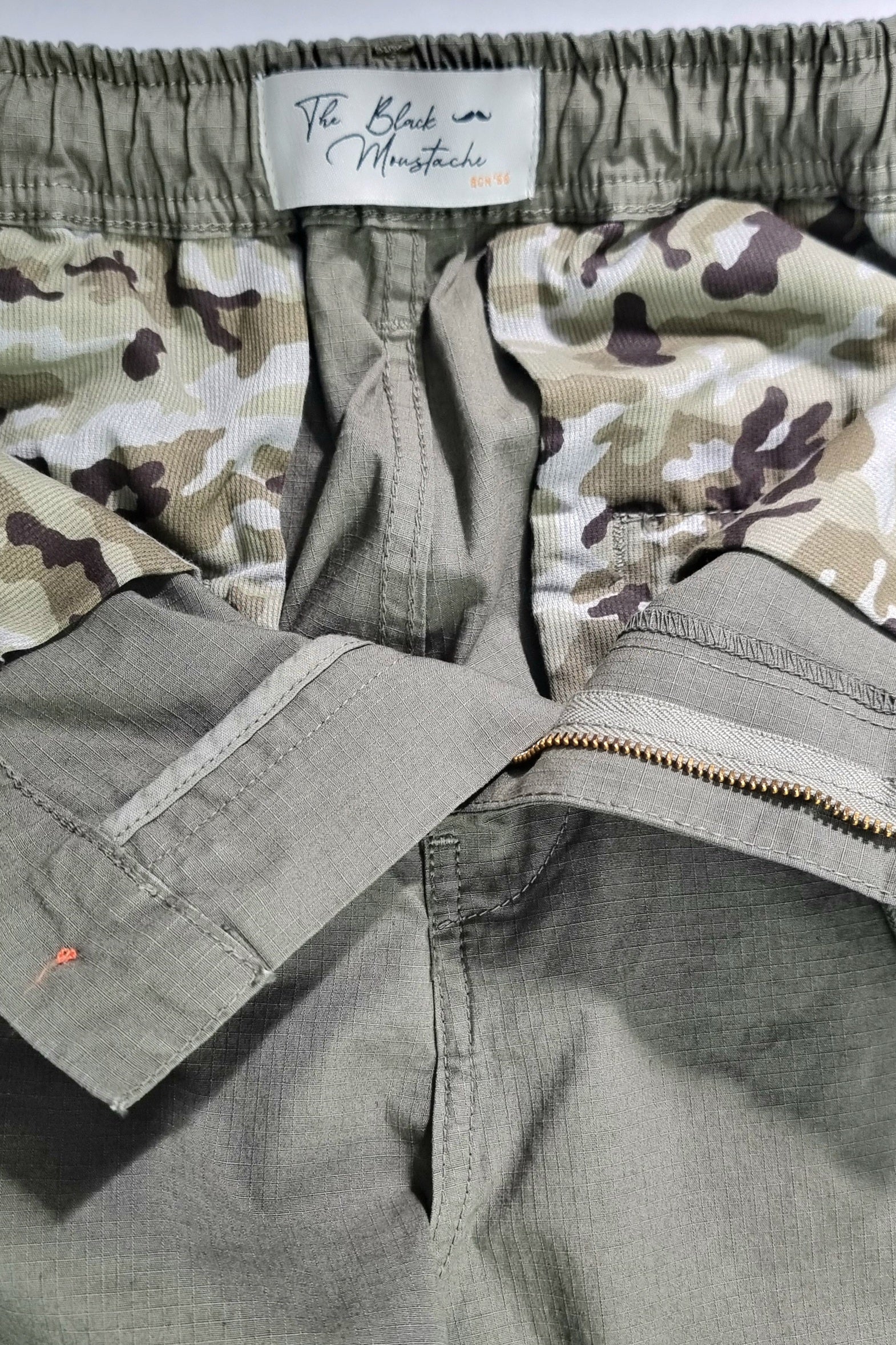 Pantalón cargo corte regular fit