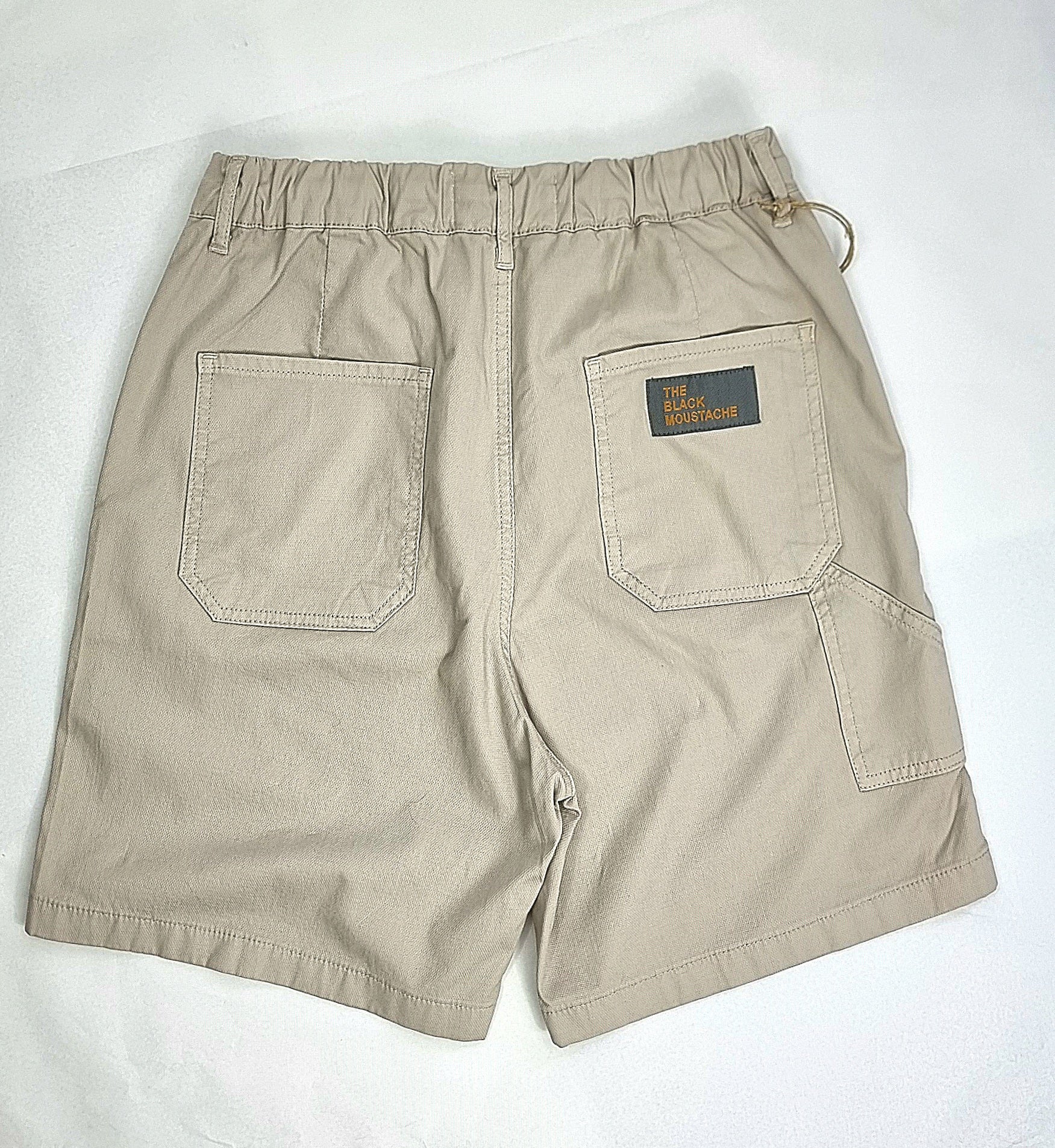 Bermuda con goma en cintura color piedra