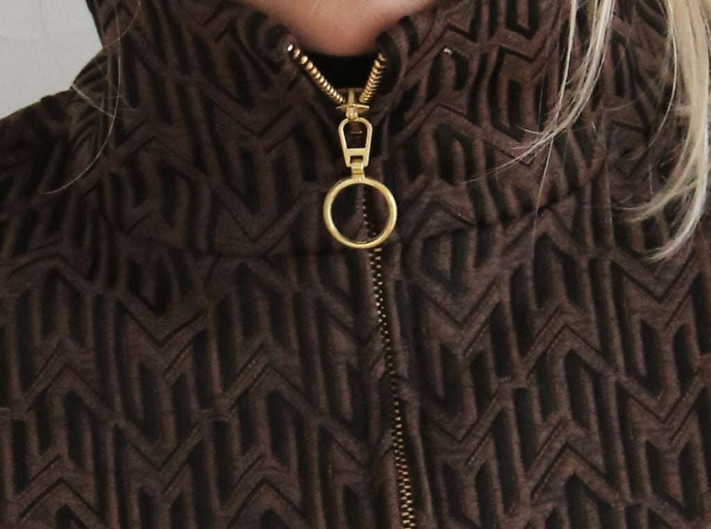 Chaqueta cuello alto, conjunto coordinado