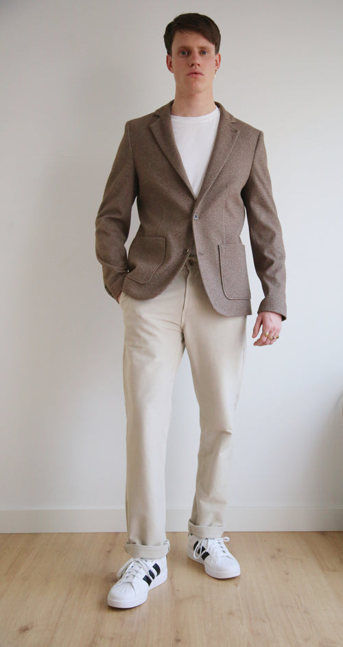 Americana hombre casual, tejido microestructurado, bolsillos de parche.