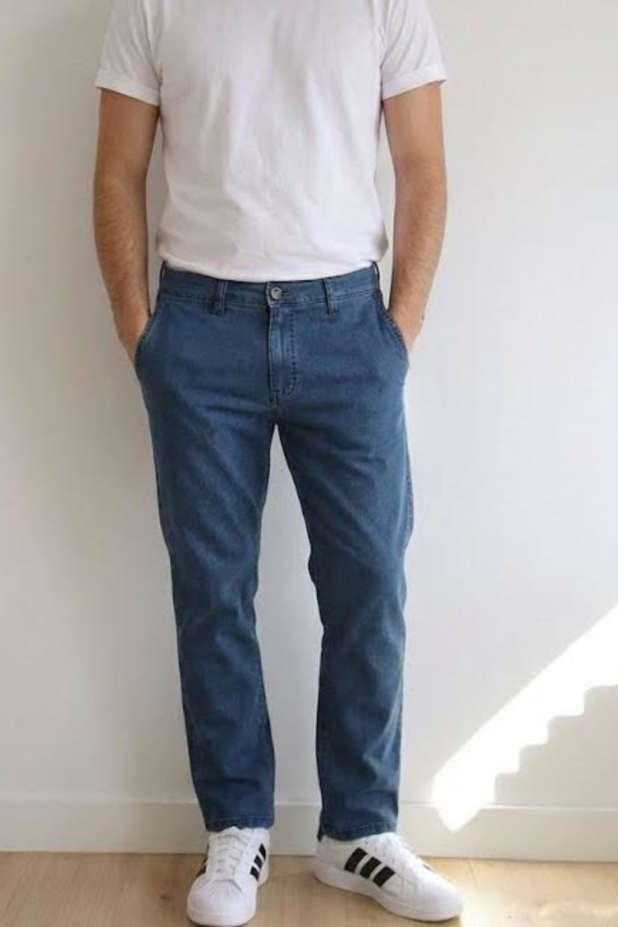 Pantalón chino regular fit lite denim