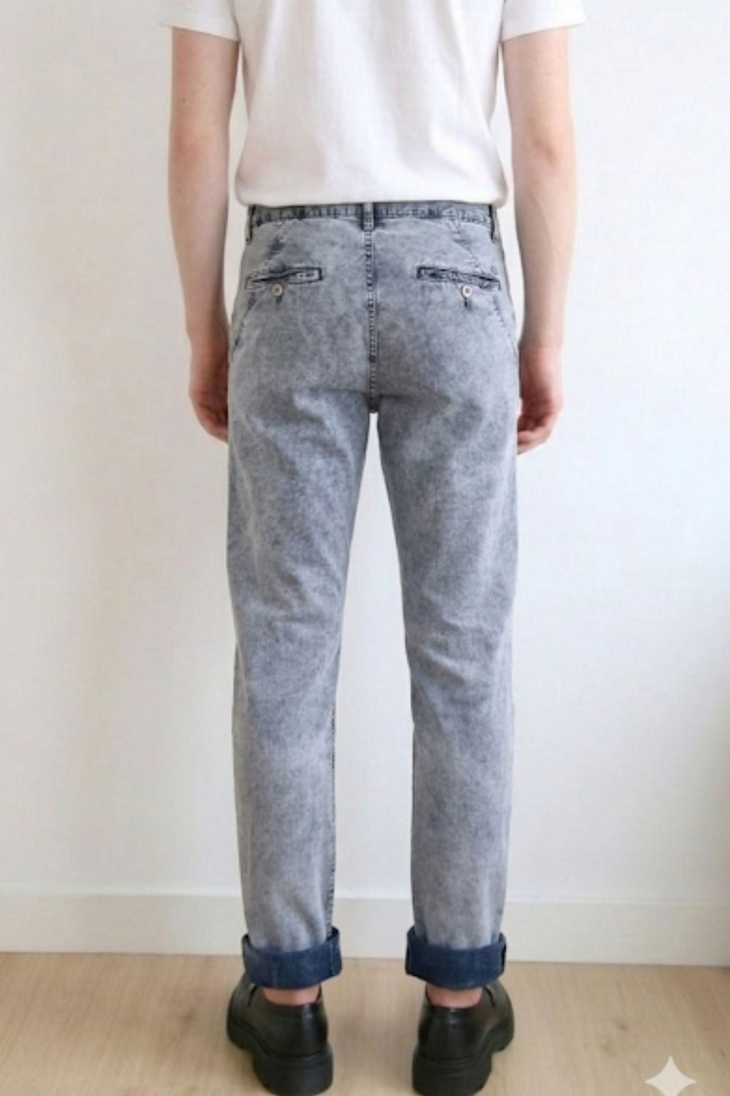 Pantalón de corte slim carbon