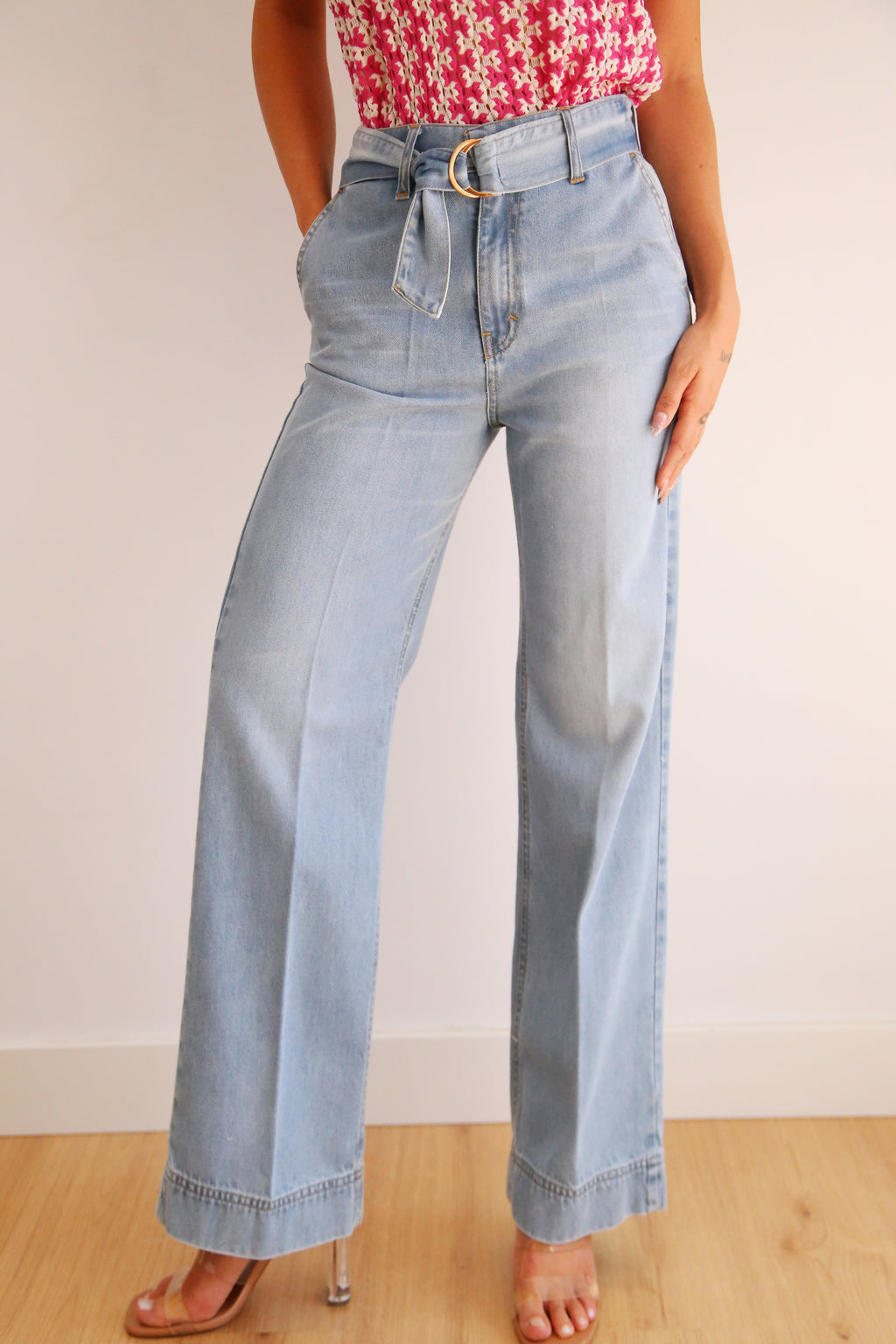 Pantalón ancho con lazada