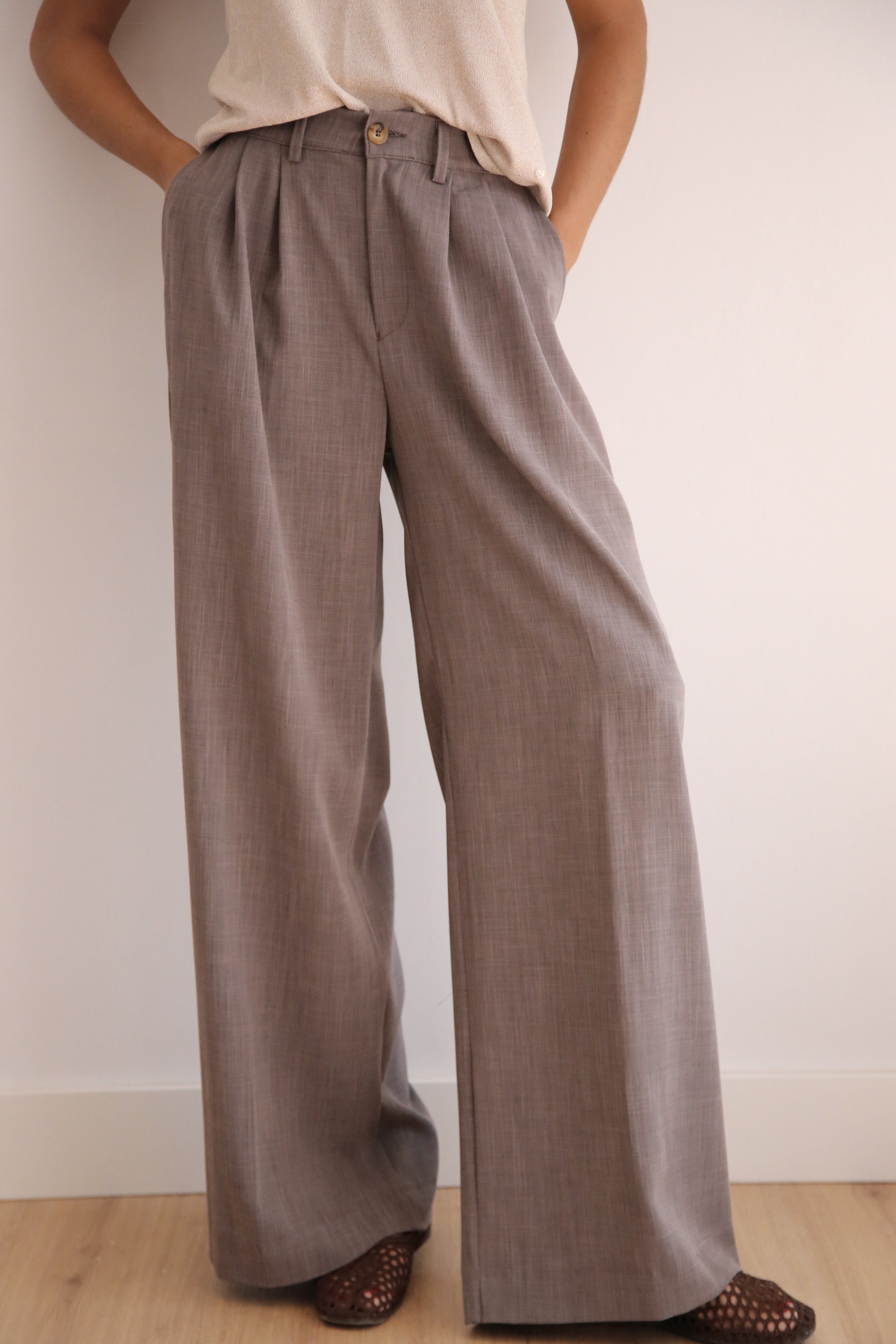 Pantalón ancho con pinzas
