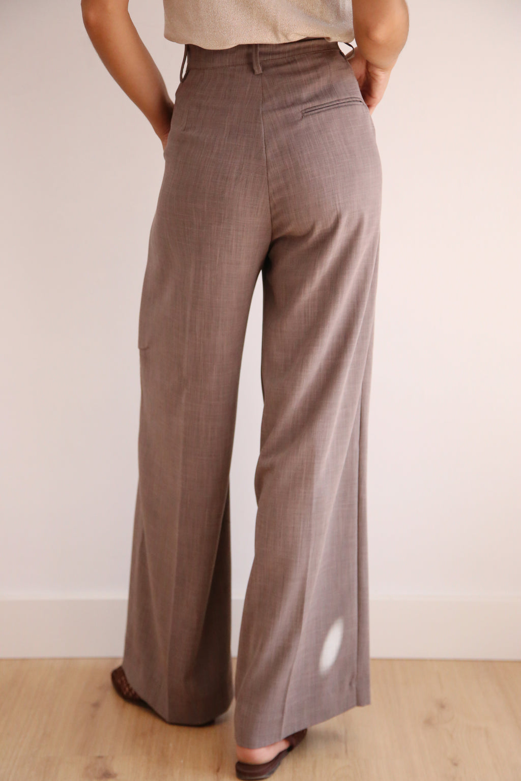 Pantalón ancho con pinzas