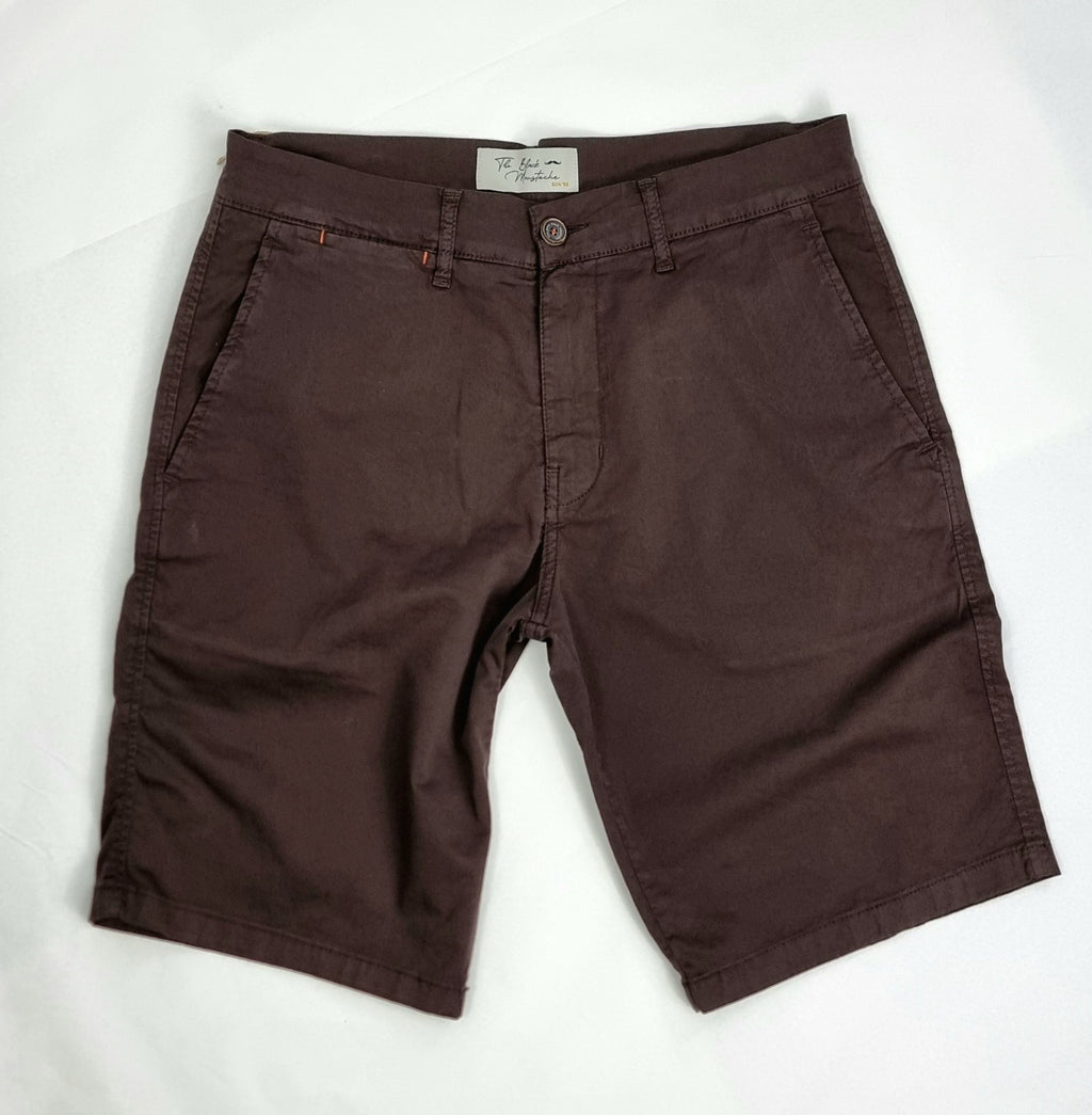 Bermuda chino de corte regular