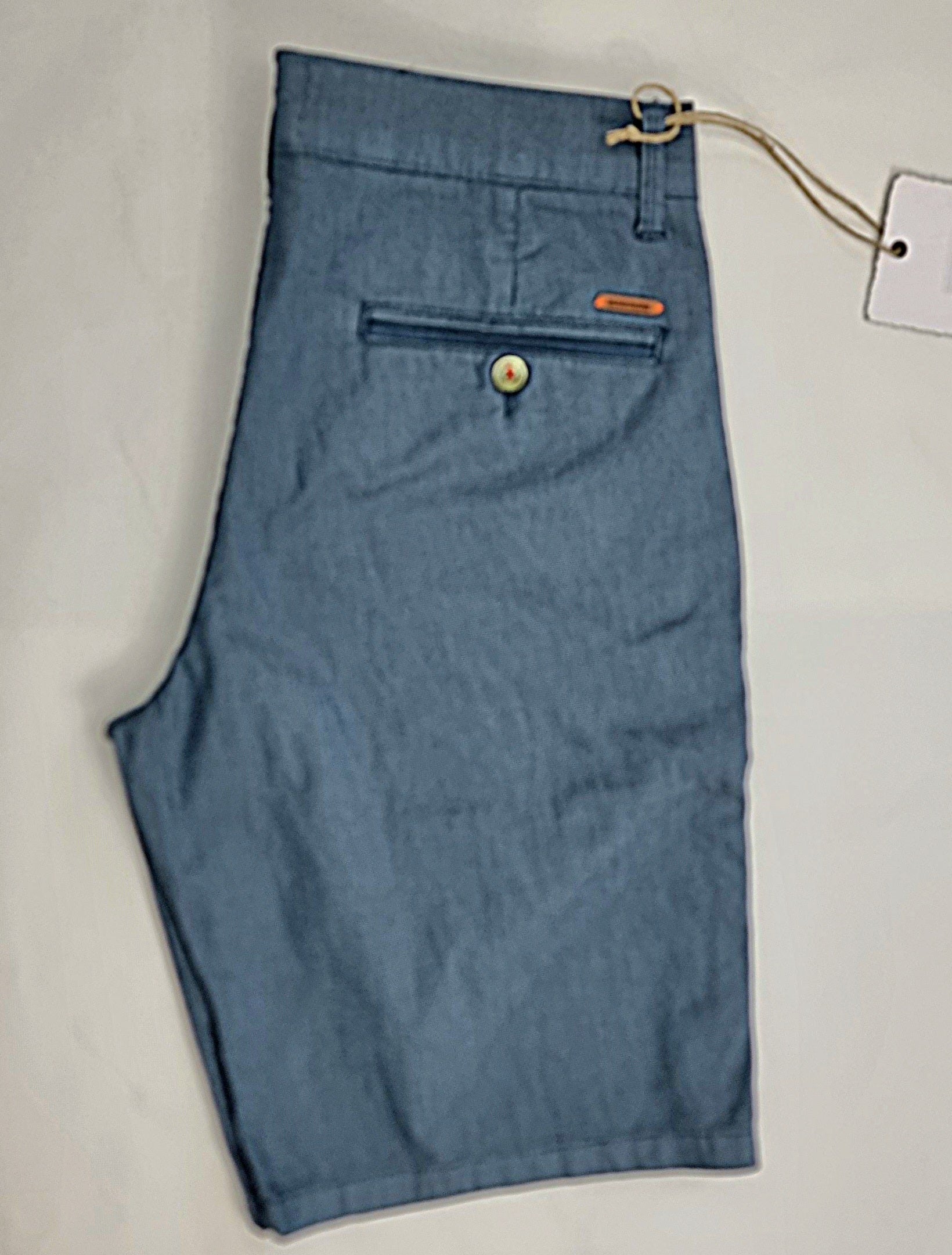 Bermuda chino de corte regular micro