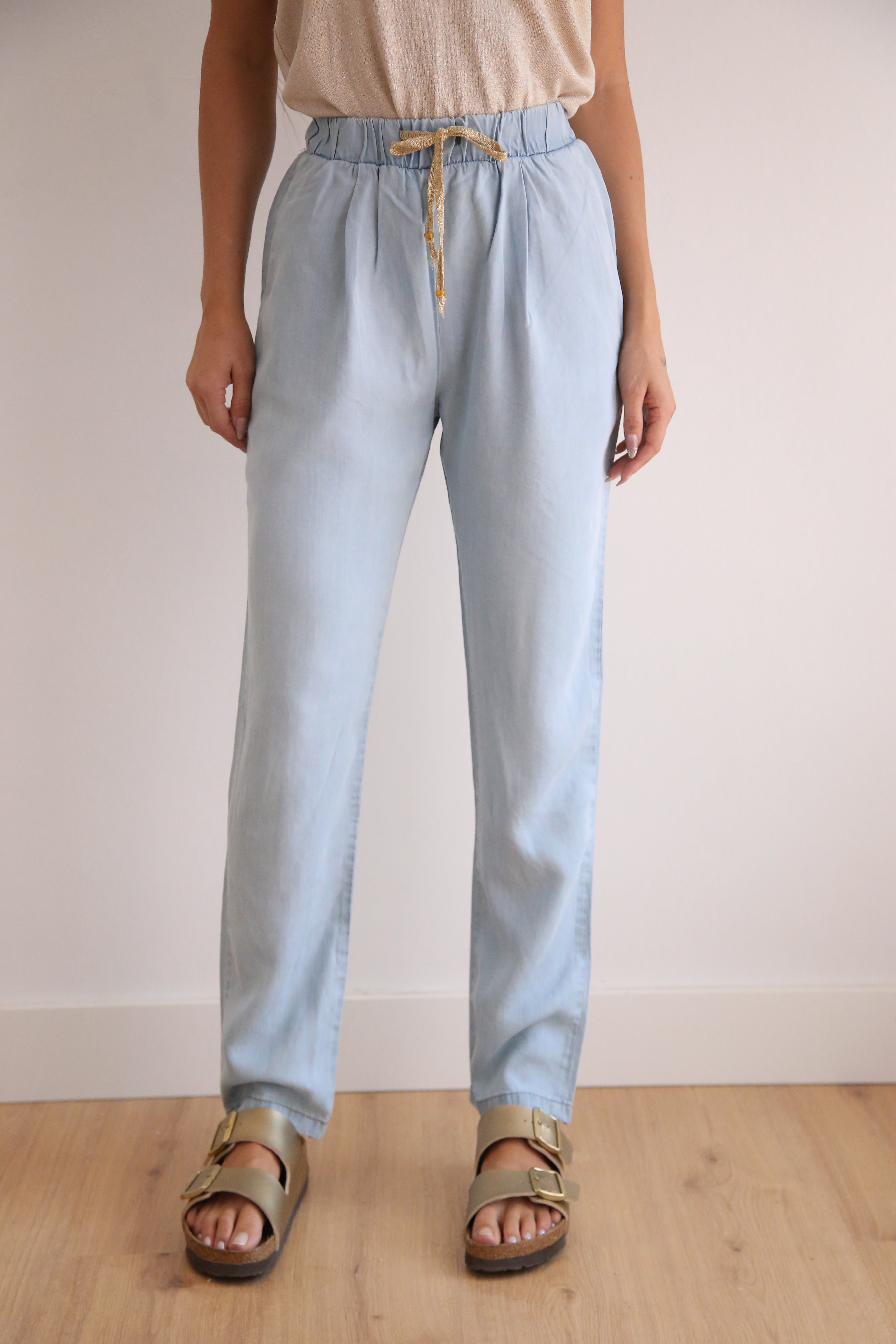 Pantalón fluido con goma en cintura denim acido