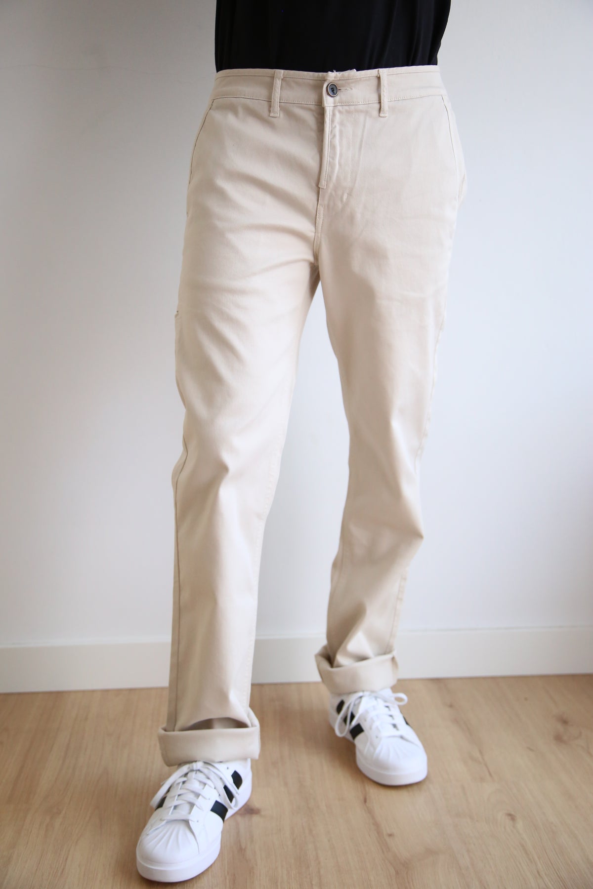 Pantalón chino recto hombre, regular fit elastico