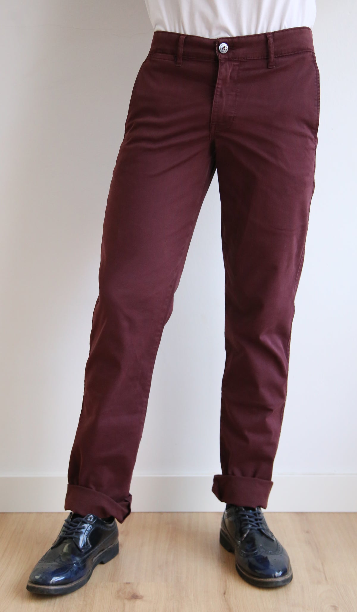 Pantalón corte recto, regular fit hombre, algodón peinado elástico.