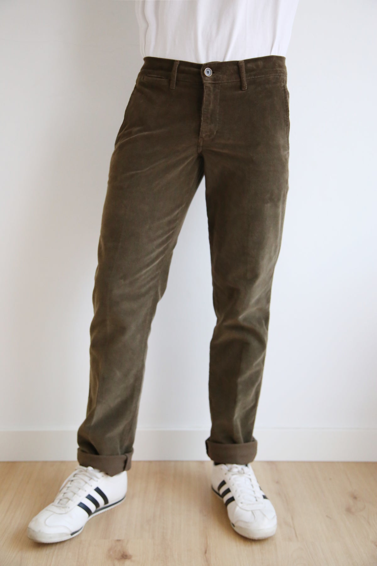 Pantalón chino de pana, corte recto, regular fit hombre, tejido pana, confort térmico.