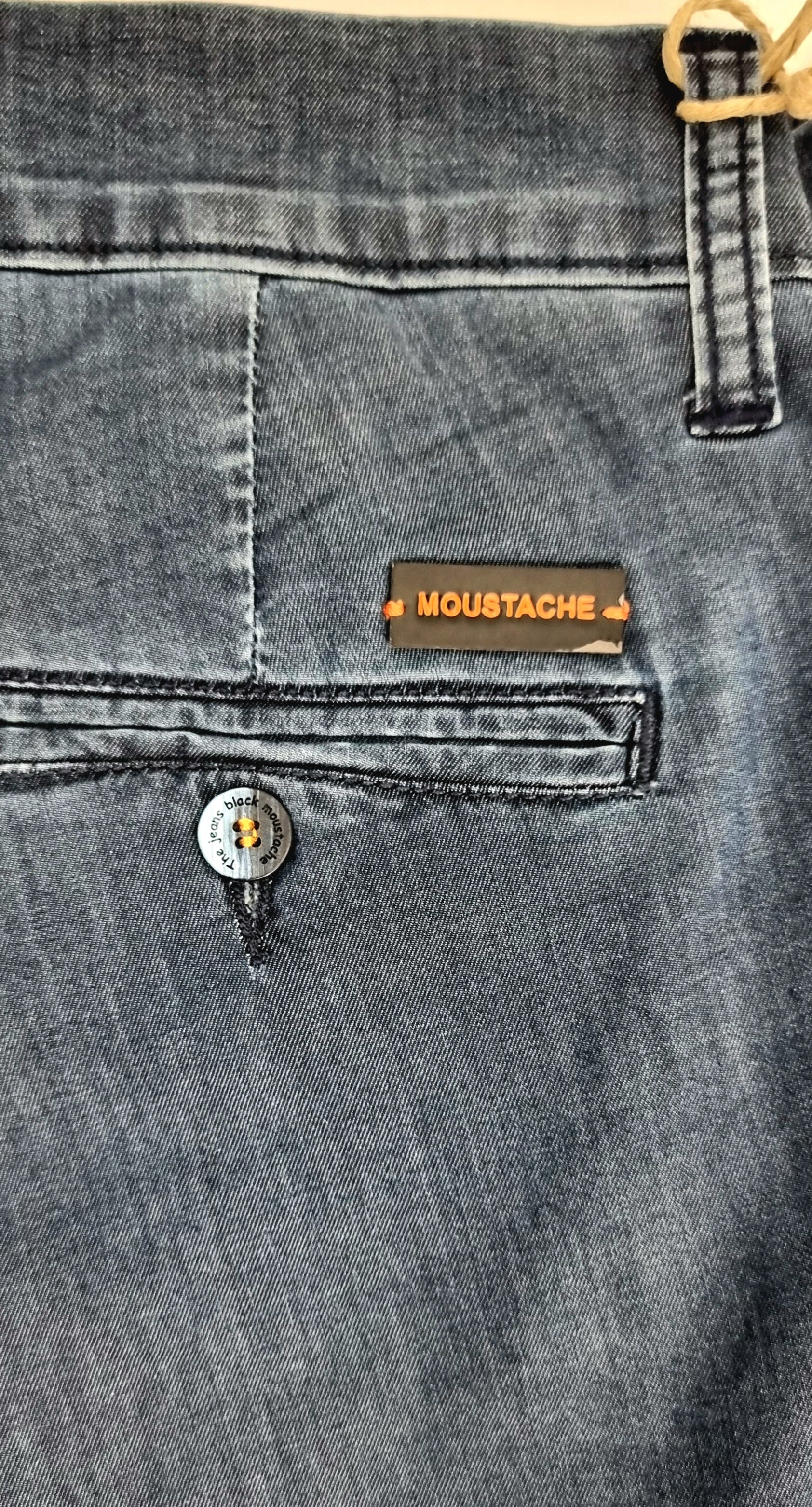 Pantalón chino regular fit lite denim