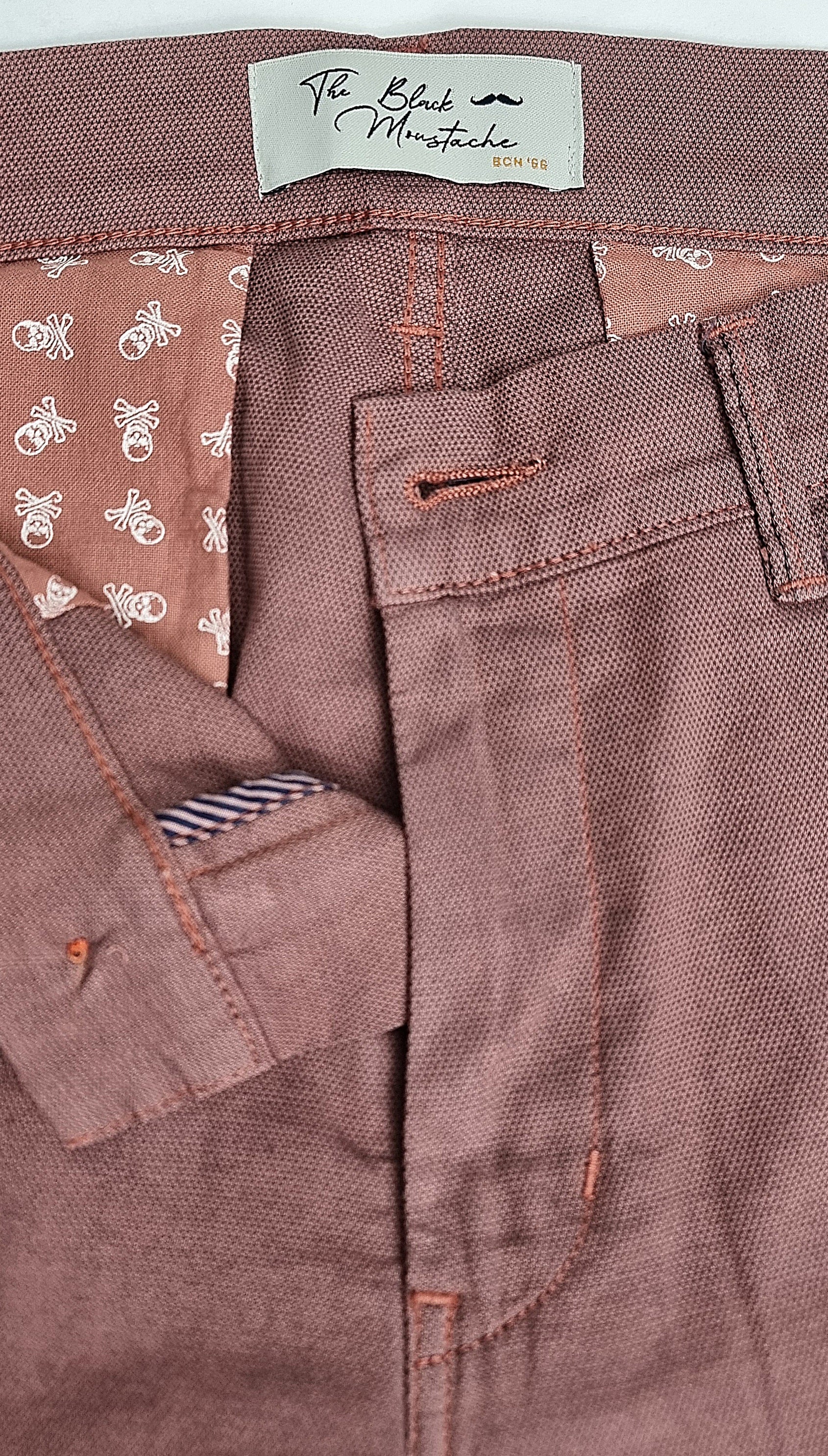 Pantalón chino de corte slim Kalumba