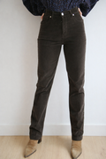 Pantalón pana, corte recto, tiro alto, 5 bolsillos