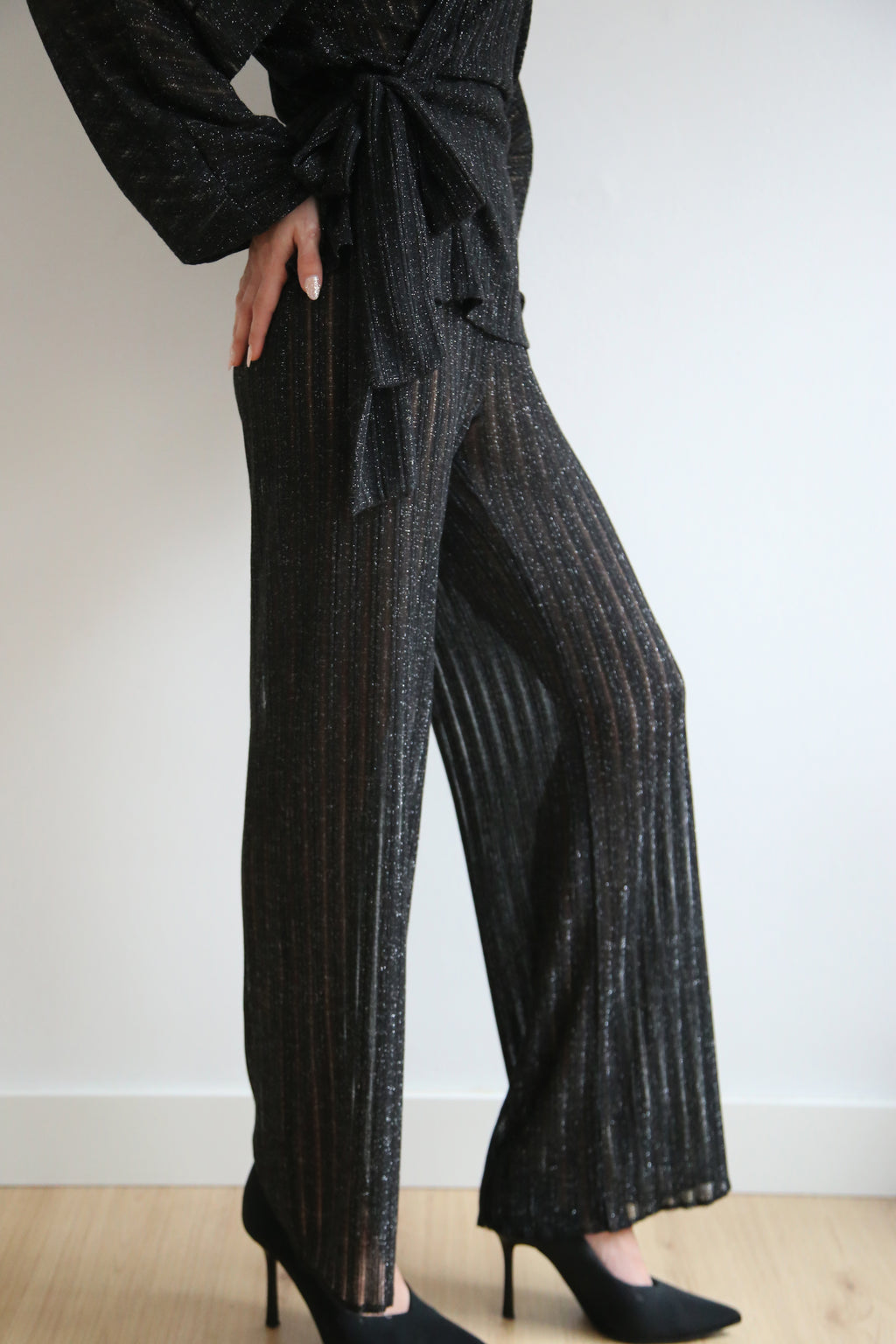 Pantalón palazzo,  brillo metalizado.