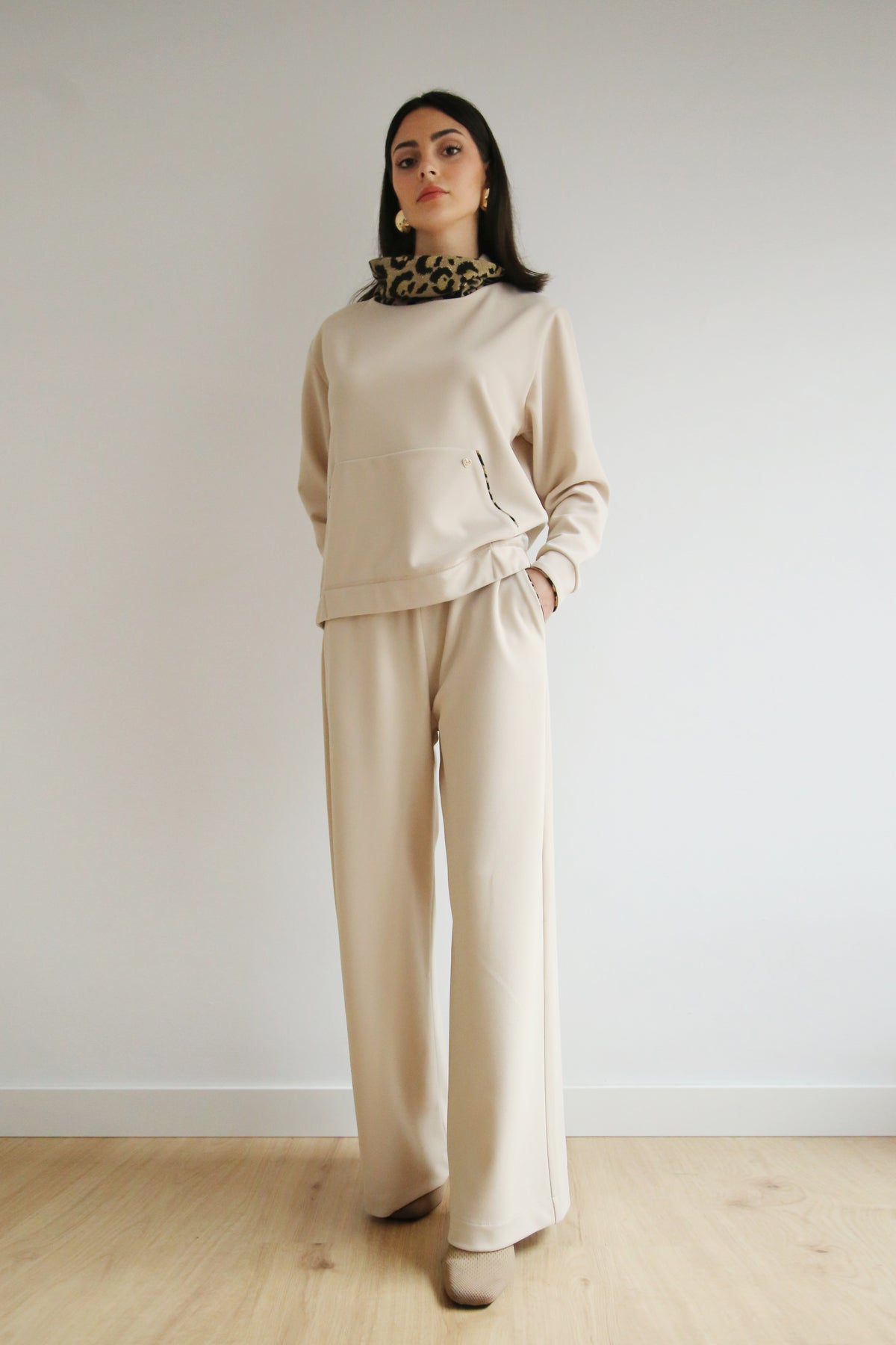 Pantalon confortable, conjunto coordinado.