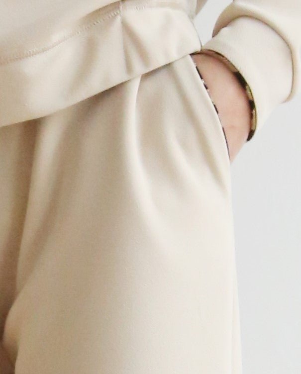 Pantalon confortable, conjunto coordinado.