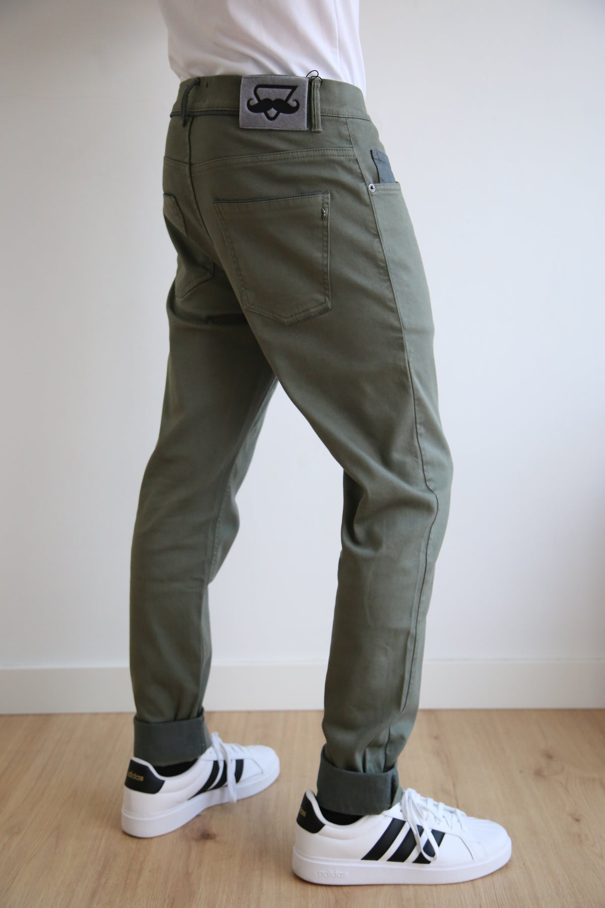 Pantalón slim fit hombre, diseño combi, algodón elástico, estilo casual , 5 bolsillos.
