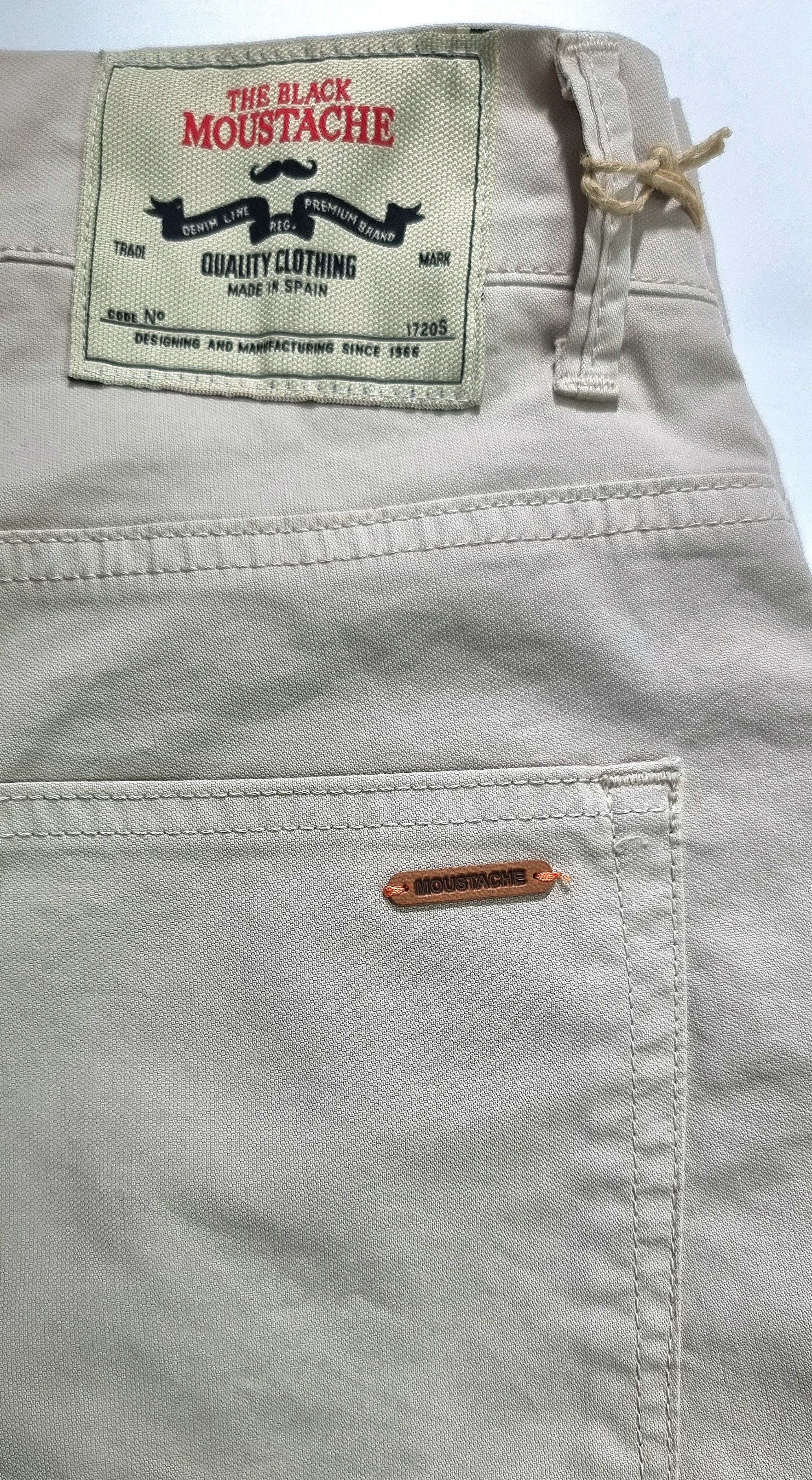Pantalón cinco bolsillos de corte Slim Fit