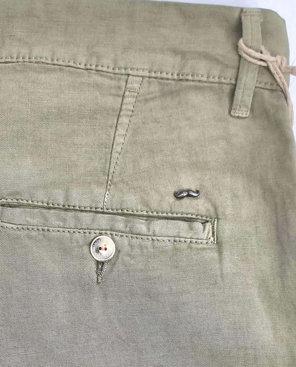 Pantalón chino con pinzas