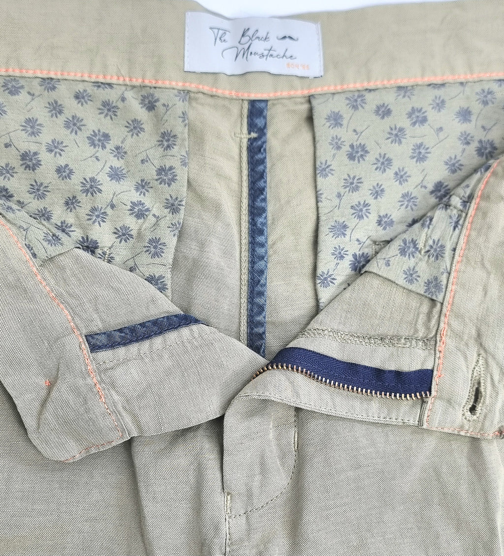 Pantalón chino con pinzas