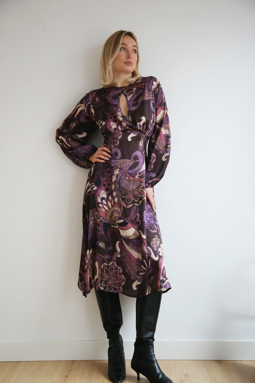 Vestido midi estapado.