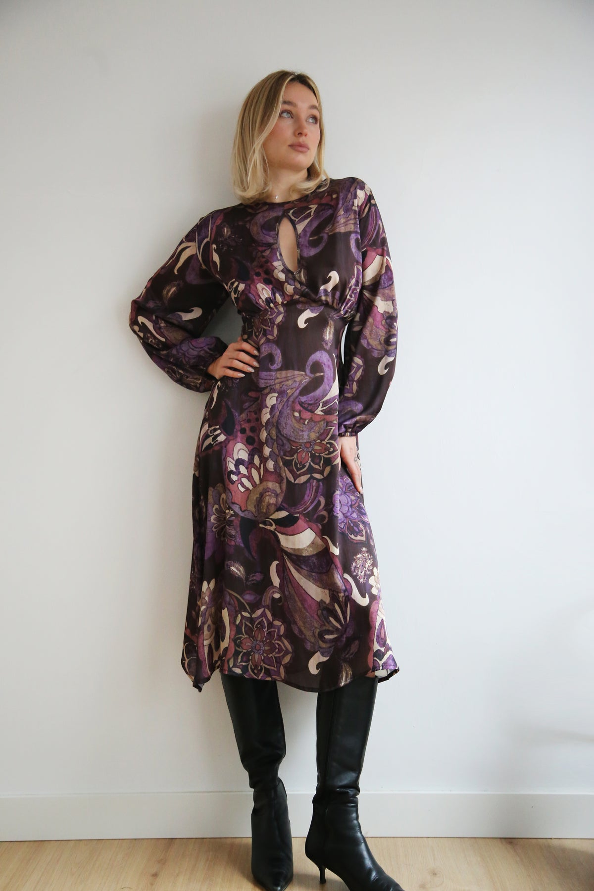 Vestido midi estapado.