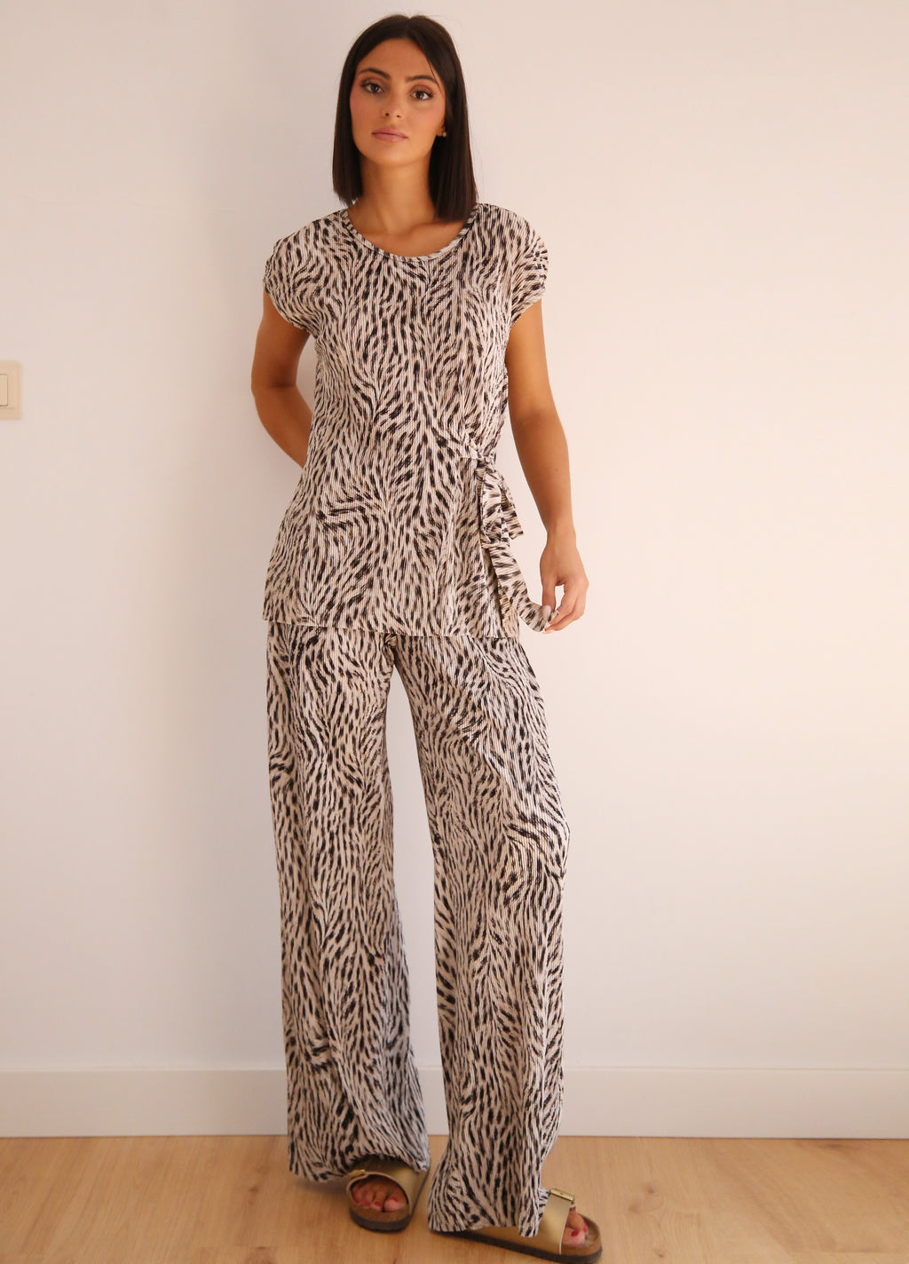 Pantalón ancho plisado con goma rebel