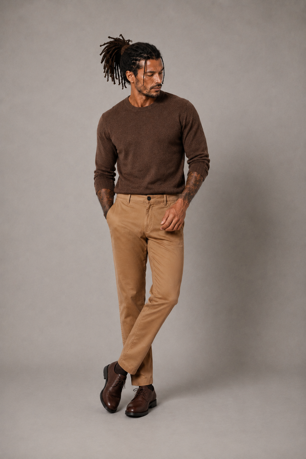 Pantalón chino algodón licra color camel corte recto