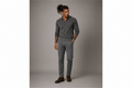 Pantalón chino algodón licra color acero corte recto