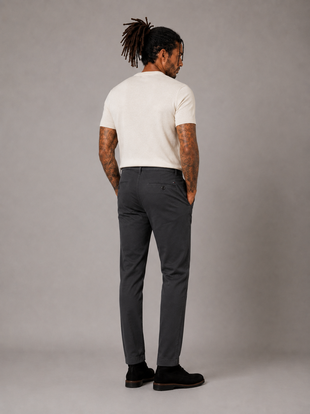 Pantalón chino algodón licra color antracita corte recto