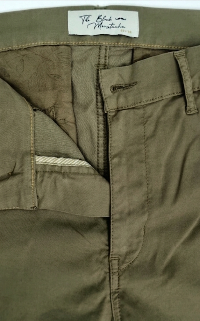 Pantalón chino regular fit tencel color kaki
