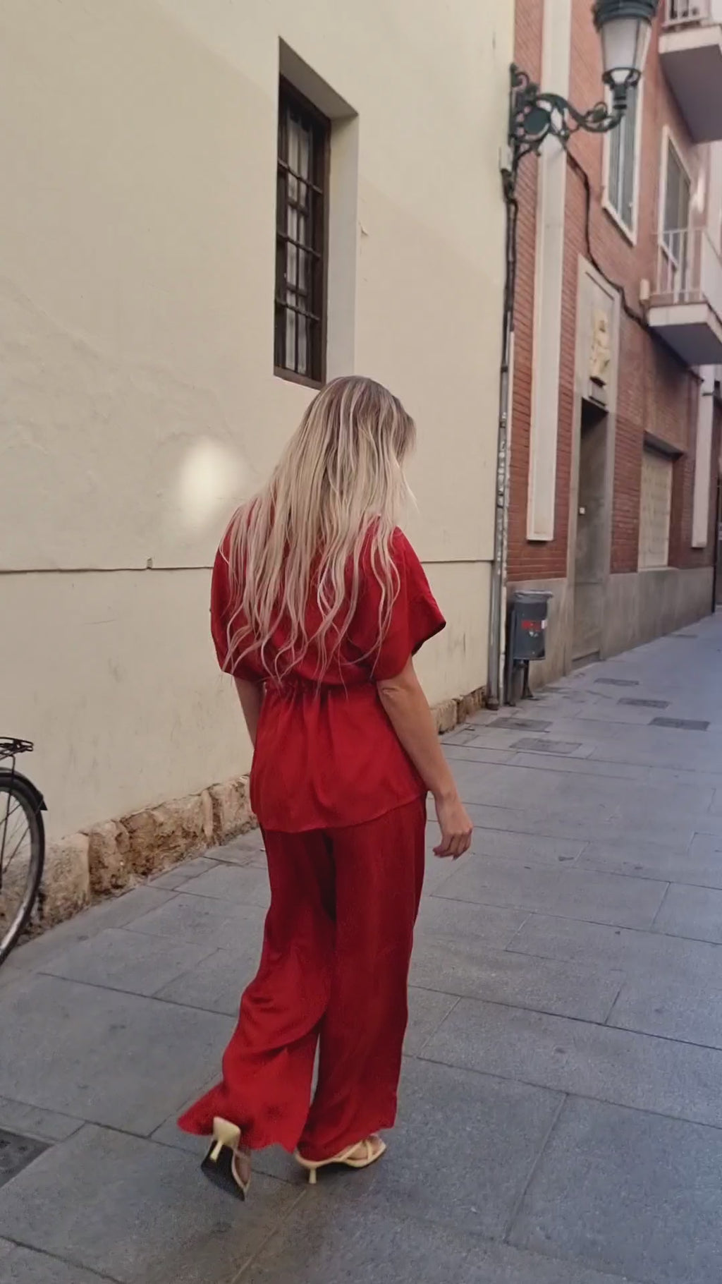 Pantalón ancho con goma y pliegues