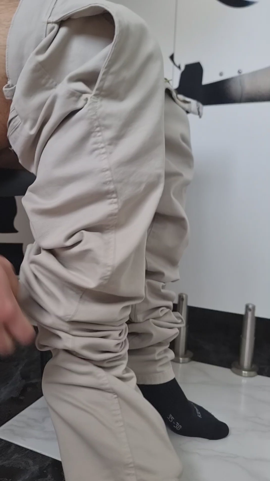 Pantalón chino algodón licra color beige corte recto