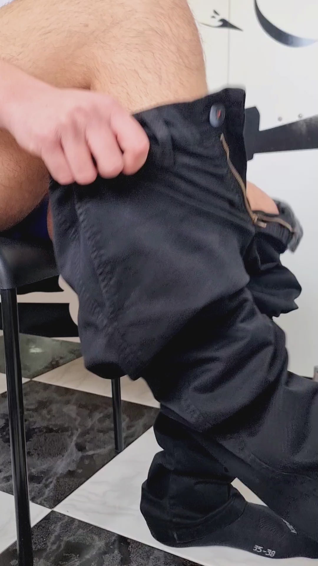 Pantalón chino algodón licra color antracita corte recto
